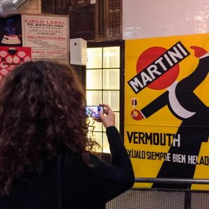 Pintura en directo graffiti Martini realizado por nuestros grafiteros